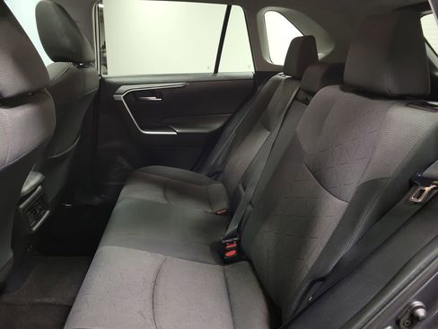 Used 2019 Toyota RAV4 XLE image 19