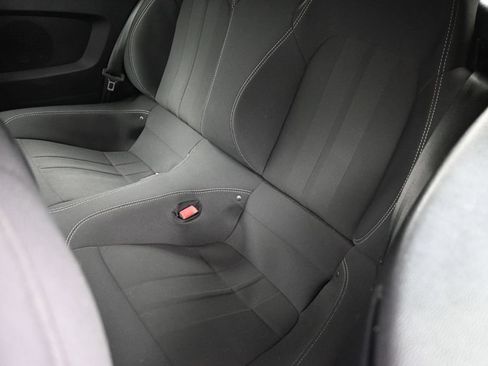 Used 2019 Ford Mustang Convertible RWD image 21