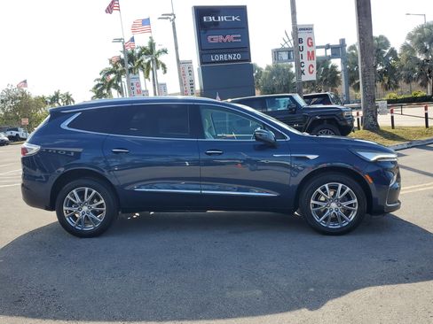 Used 2022 Buick Enclave Essence w/ Experience Buick Package image 4