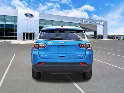 Used 2024 Jeep Compass Latitude AWD/4WD image 3