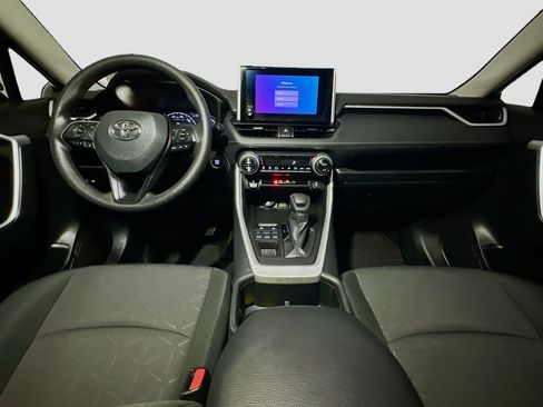 Used 2024 Toyota RAV4 XLE AWD/4WD image 9