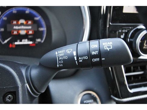 Used 2025 Toyota Highlander Platinum AWD/4WD image 19