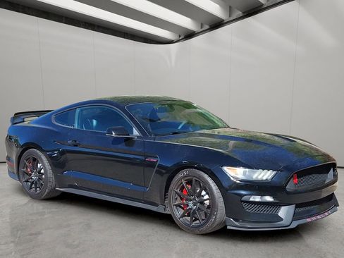 Used 2016 Ford Mustang Shelby GT350 w/ Technology Package RWD image 5