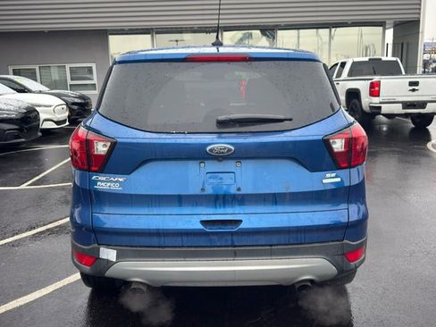 Used 2019 Ford Escape SE image 4
