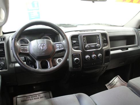 Used 2017 RAM 1500 Express image 7