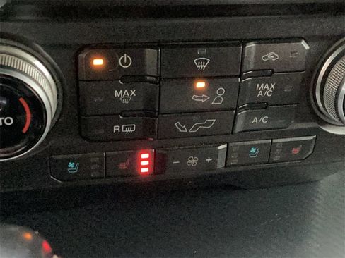 Used 2018 Ford F150 Lariat w/ Equipment Group 502A Luxury image 30