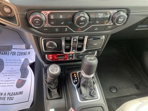 New 2026 Jeep Wrangler Unlimited Rubicon AWD/4WD image 19