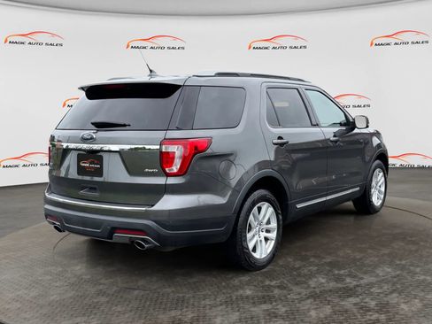 Used 2018 Ford Explorer XLT w/ Equipment Group 201A AWD/4WD image 10