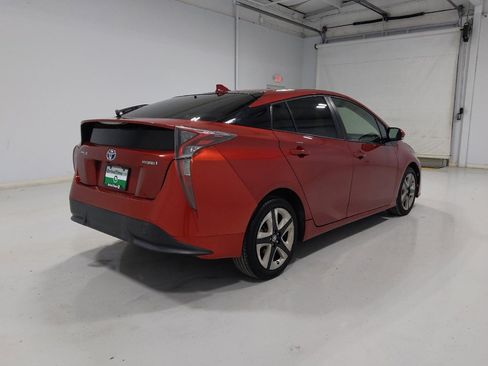 Used 2016 Toyota Prius Three Touring image 9