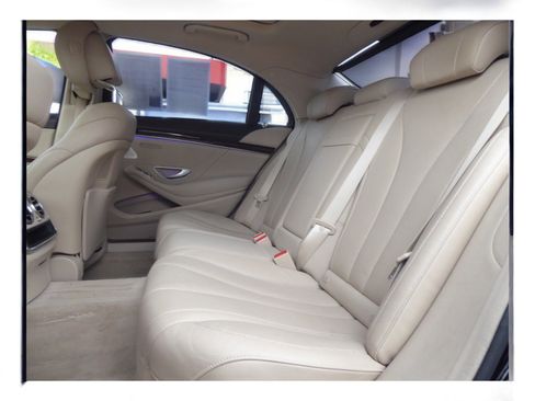 Used 2016 Mercedes-Benz S 550 4MATIC Sedan w/ Premium Package image 18