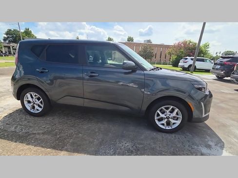 Used 2025 Kia Soul LX w/ LX Technology Package FWD image 39