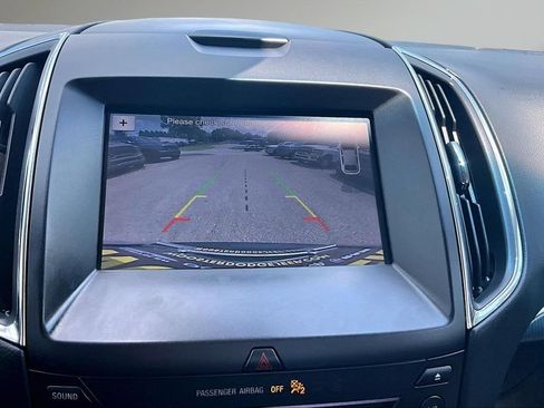 Used 2019 Ford Edge Titanium w/ Cold Weather Package AWD/4WD image 15