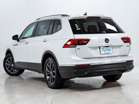 Used 2023 Volkswagen Tiguan SE w/ Panoramic Sunroof Package AWD/4WD image 27