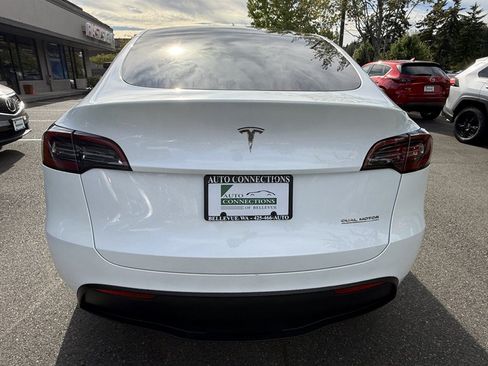 Used 2023 Tesla Model Y Performance AWD/4WD image 5