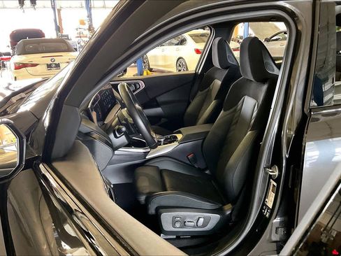 Certified 2025 BMW X3 xDrive30i image 8