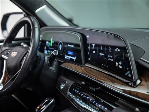 Used 2022 Cadillac Escalade Sport Platinum w/ Heavy-Duty Trailer Package AWD/4WD image 32