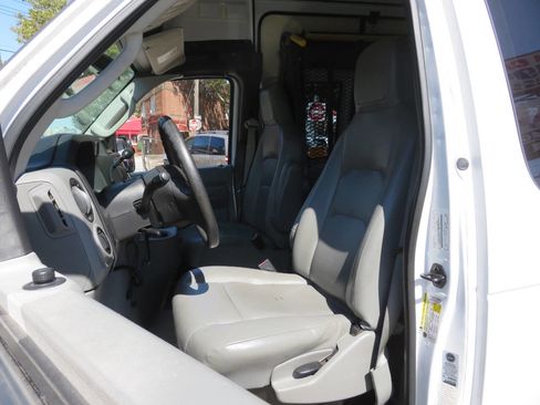 Used 2013 Ford E-250 and Econoline 250 Extended w/ PWR Group image 9