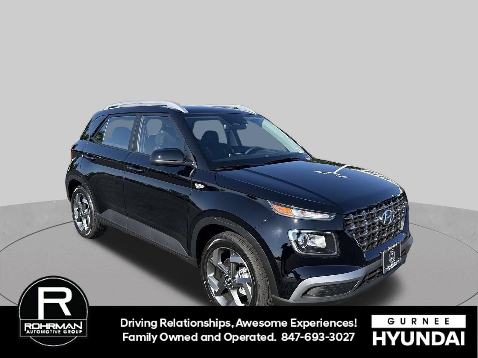 Used 2026 Hyundai Venue SEL FWD image 2