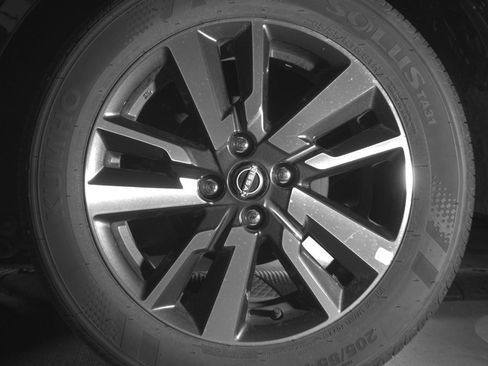 Used 2025 Nissan Versa SV image 14