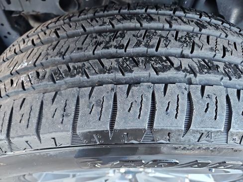 Used 2024 Jeep Wrangler Unlimited w/ Convenience Group image 32