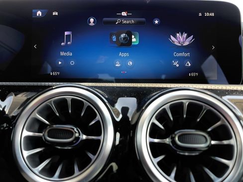 Certified 2025 Mercedes-Benz CLA 35 AMG 4MATIC image 30