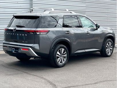 Used 2024 Nissan Pathfinder SL