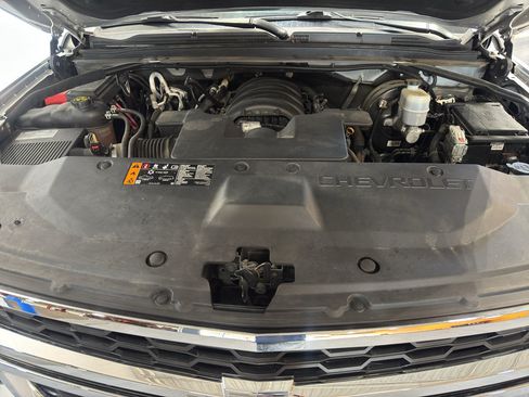 Used 2020 Chevrolet Suburban LT AWD/4WD image 36