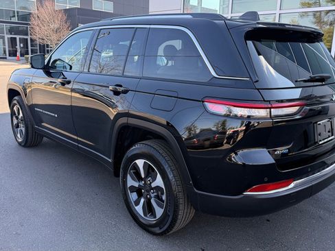 Used 2023 Jeep Grand Cherokee 4WD 4xe image 12