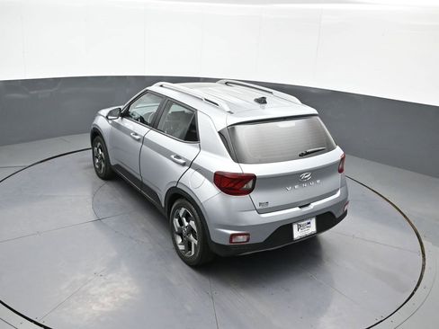 Certified 2021 Hyundai Venue SEL w/ Premium Package image 40