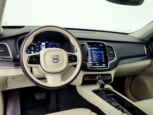 Used 2020 Volvo XC90 T5 Momentum image 13