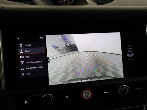 Certified 2025 Porsche Macan S image 17