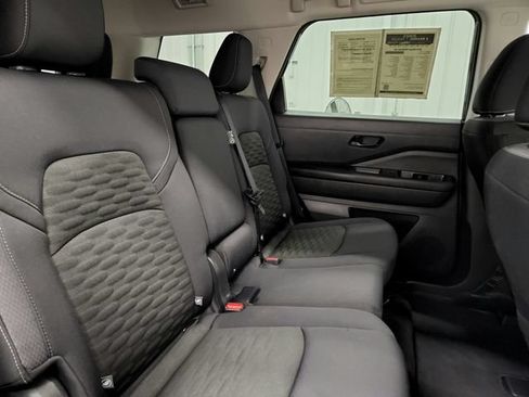 Used 2025 Nissan Pathfinder SV AWD/4WD image 36