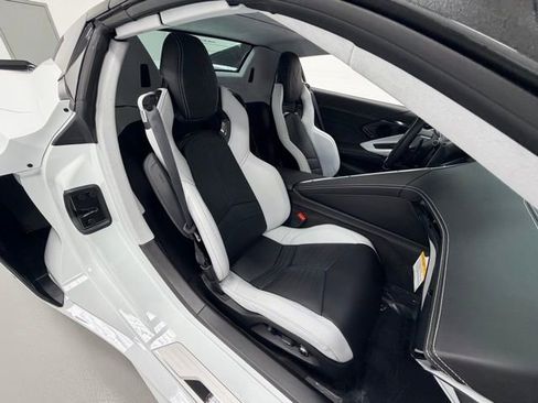 Used 2025 Chevrolet Corvette Z06 image 30