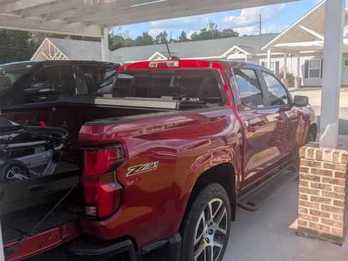 Used 2024 Chevrolet Colorado Z71 w/ Z71 Convenience Package 2 AWD/4WD image 8