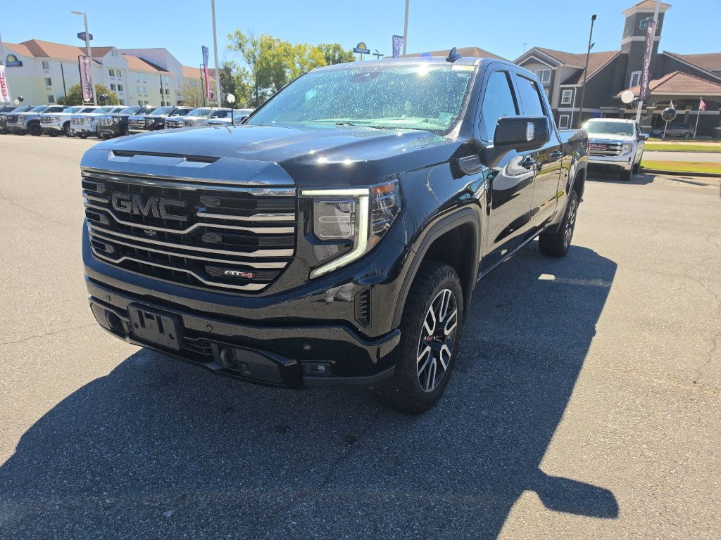 Used 2023 GMC Sierra 1500 AT4 w/ AT4 Premium Package AWD/4WD image 3