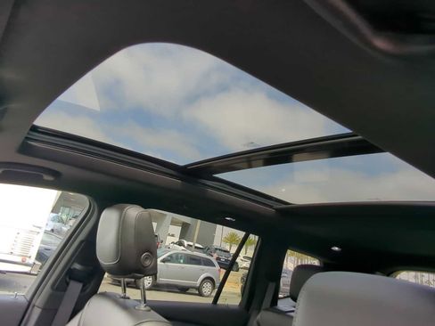 Used 2025 Cadillac XT6 Luxury image 23