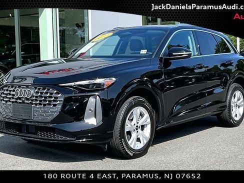 Used 2025 Audi Q5 Premium w/ Convenience Package AWD/4WD image 1