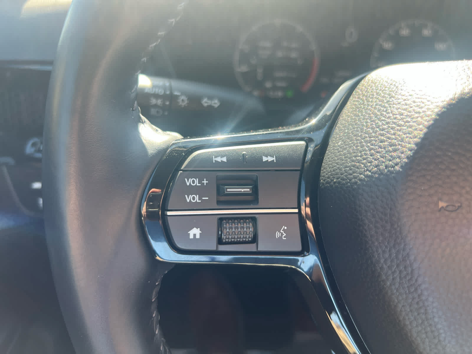 Used 2025 Honda CR-V EX-L image 17