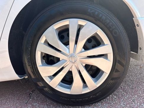 Used 2025 Nissan Versa S w/ Trunk Package image 27