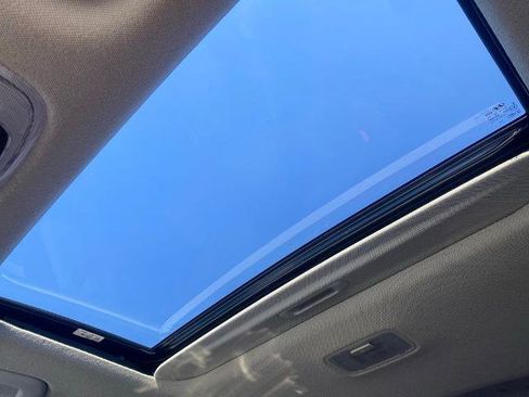 Used 2024 Hyundai Elantra SEL w/ Convenience Package image 25