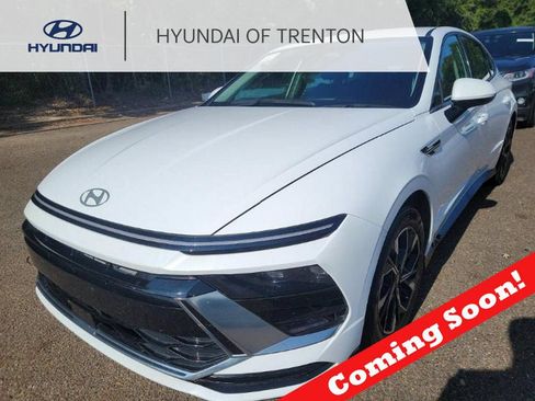 Used 2025 Hyundai Sonata SEL FWD image 1