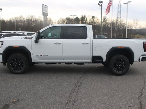 New 2026 GMC Sierra 2500 AT4 w/ AT4 Premium Plus Package image 4