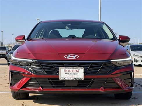Used 2025 Hyundai Elantra SEL image 7