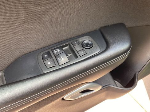 Used 2021 Dodge Challenger SXT image 18