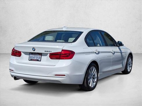 Used 2018 BMW 320i Sedan image 5