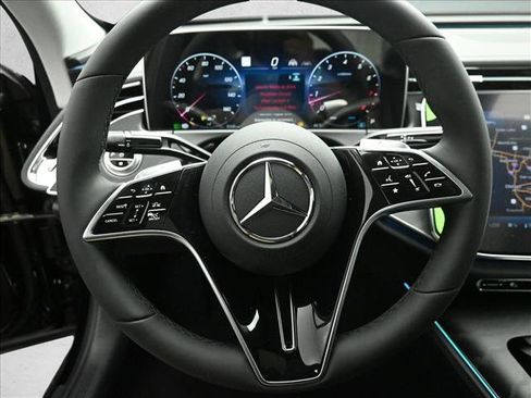 New 2026 Mercedes-Benz E 350 4MATIC Sedan image 12