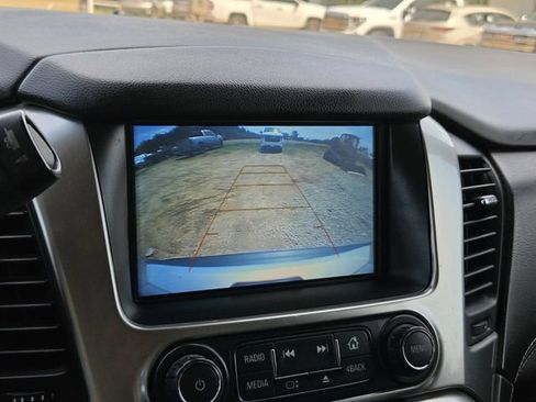 Used 2019 Chevrolet Suburban Premier AWD/4WD image 17
