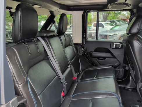 Used 2023 Jeep Wrangler Unlimited Rubicon 4xe w/ Cold Weather Group AWD/4WD image 35