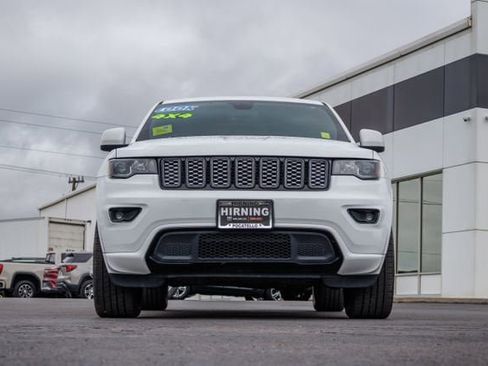 Used 2018 Jeep Grand Cherokee Altitude AWD/4WD image 33
