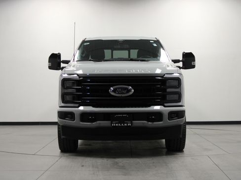 Used 2025 Ford F250 Platinum image 9
